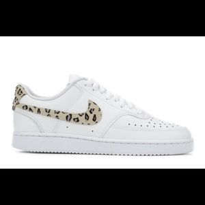 NIKE COURT VISION LOW SNEAKERS